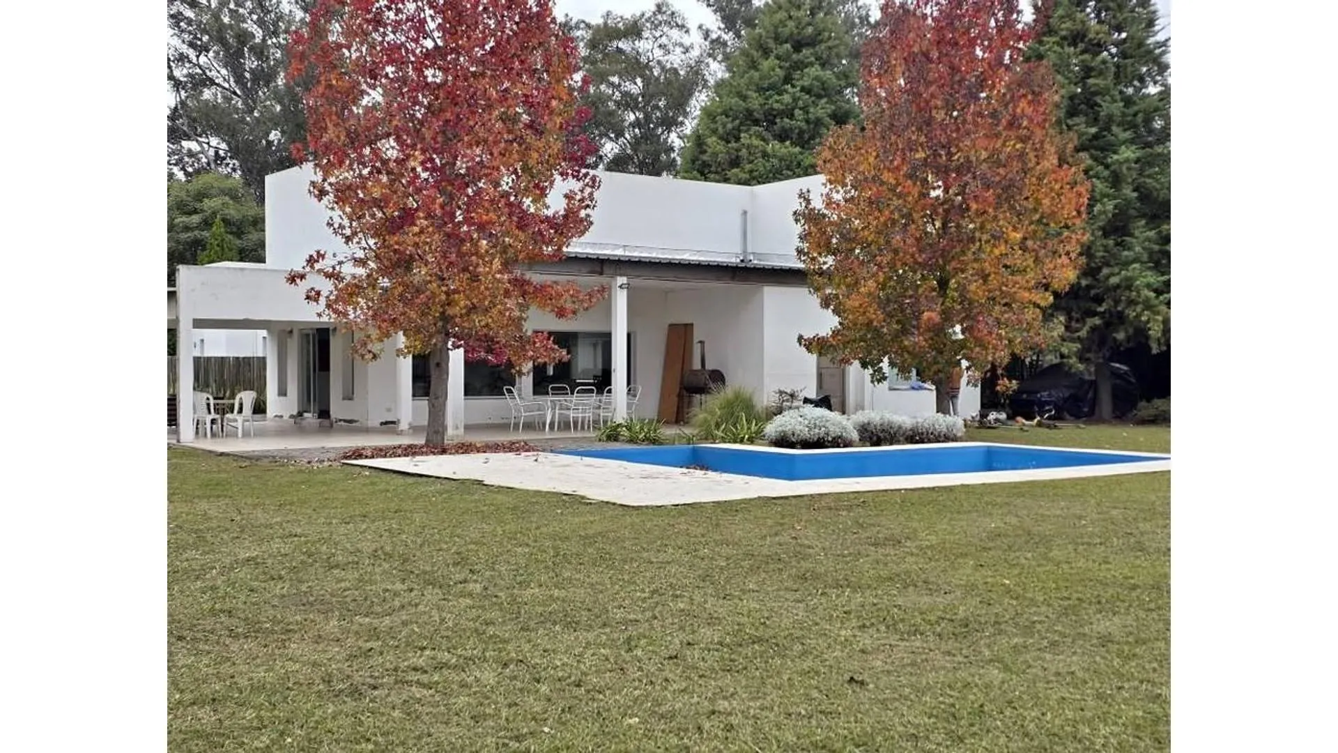Exc Casa 3 dorm vta pileta/gal/jardin/suite B° Los Olmos