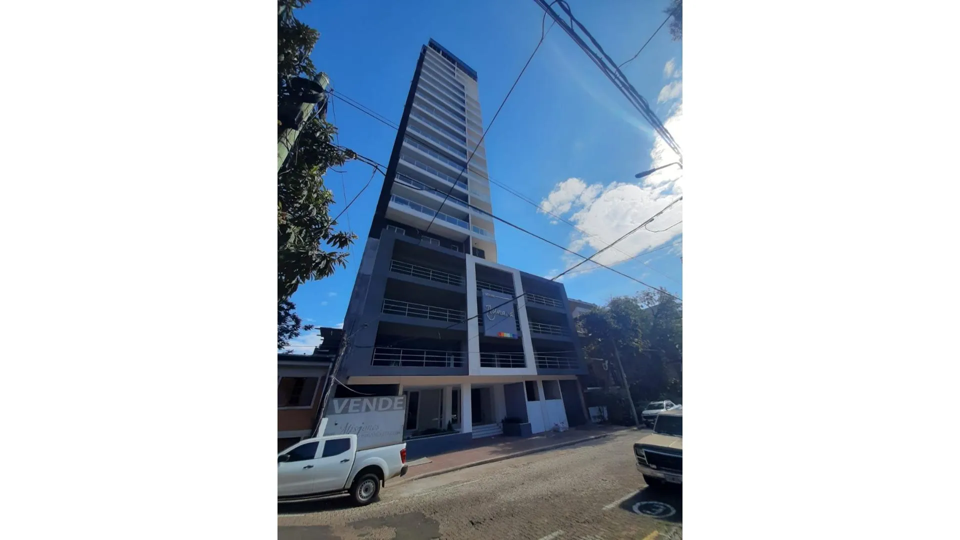 Torre Aymara Departamento 2 dorm con cochera
