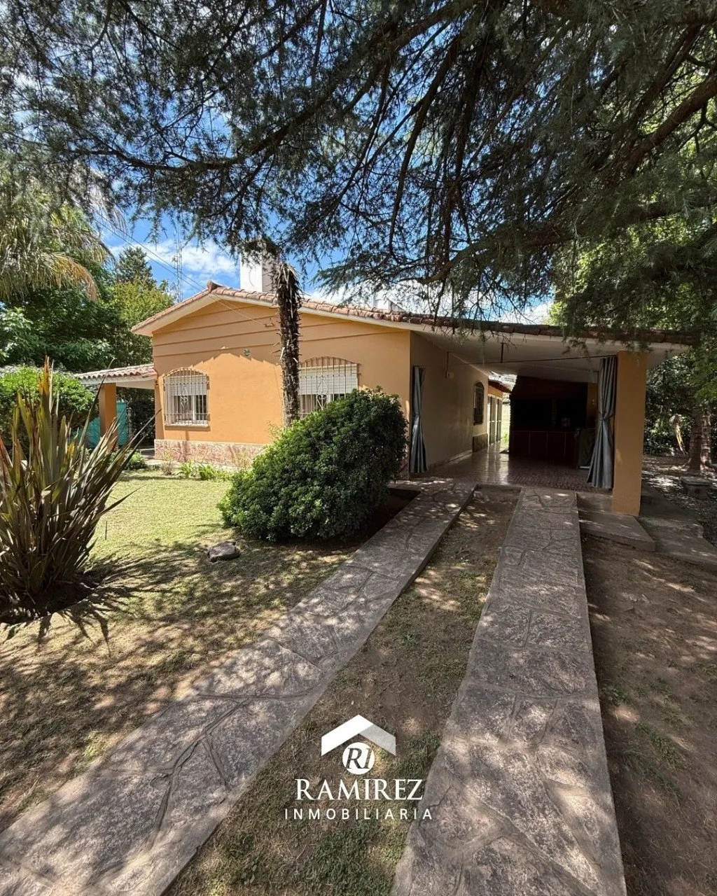 EN VENTA – CASA EN VILLA RUMIPAL, B° EL CORCOVADO (CA173)