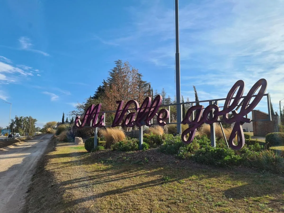 Terrenos en mi Valle Golf +800 m2