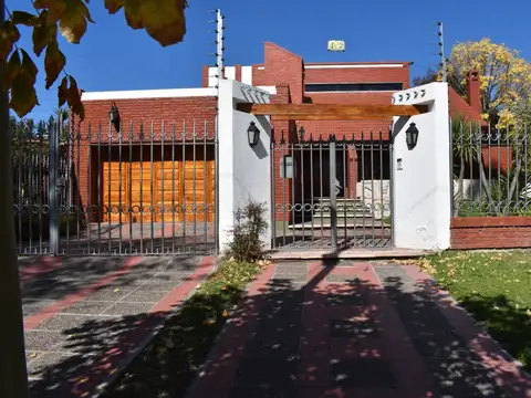 Casa en Venta en Cruz de Piedra, Maipú