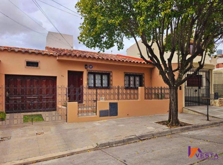 Casa · 150m² · 5 Ambientes · 1 Cochera