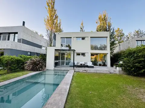 Casa en Venta en Fisherton, Rosario