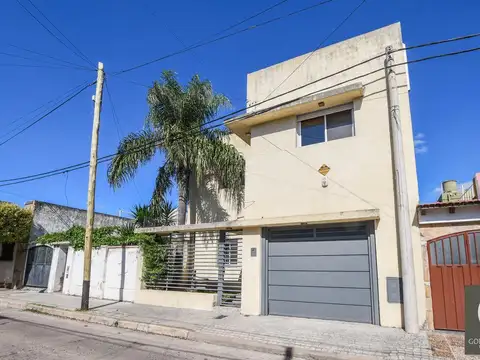 Casa en Venta en Azcuenaga, Rosario