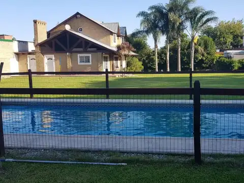 Casa en Venta en Centro, Funes