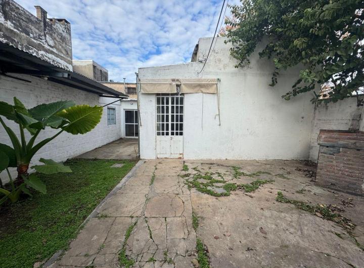 Casa · 1m² · 4 Ambientes · 1 Cochera