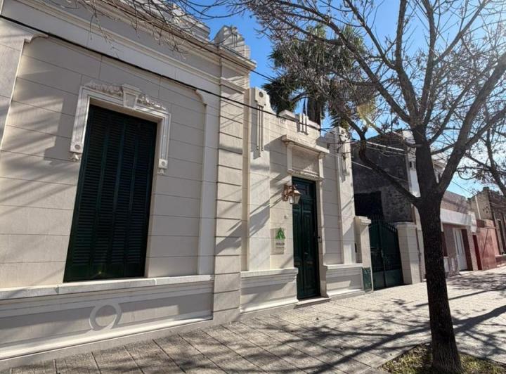 Casa · 593m² · 5 Dormitorios · 1 Cochera