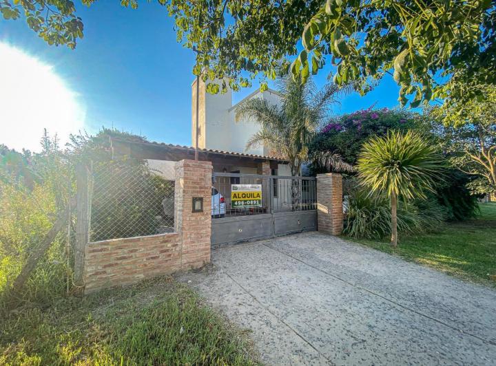 Casa · 156m² · 3 Dormitorios · 2 Cocheras