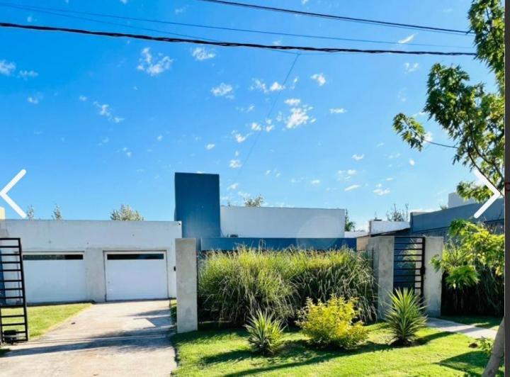 Casa · 204m² · 3 Dormitorios