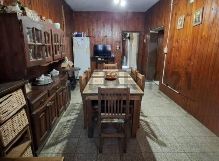 Casa · 146m² · 5 Ambientes · 1 Cochera
