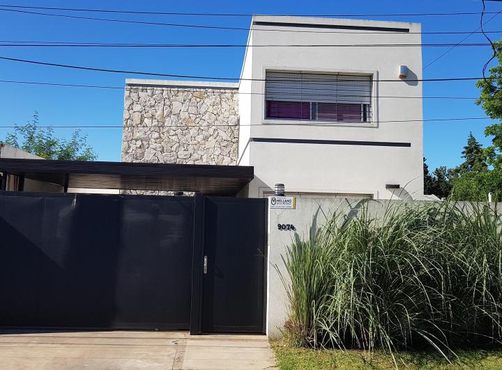 Casa · 320m² · 8 Ambientes · 2 Cocheras