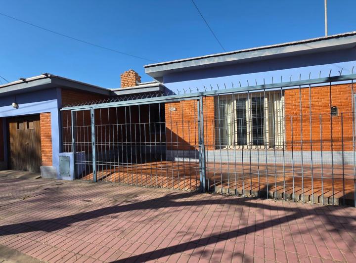 Casa · 90m² · 3 Ambientes · 1 Cochera