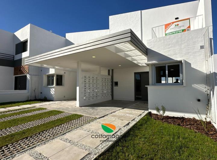 Casa · 89m² · 4 Ambientes · 2 Cocheras