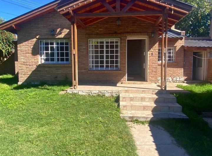 Casa · 77m² · 2 Dormitorios · 1 Cochera