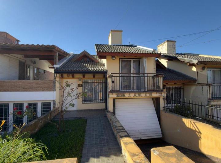 Casa · 115m² · 5 Ambientes · 1 Cochera