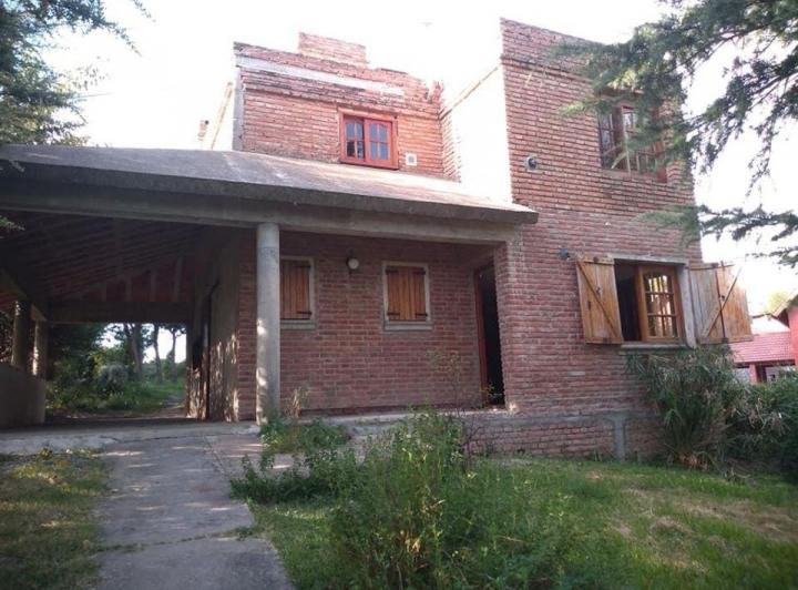 Casa · 120m² · 8 Ambientes · 1 Cochera