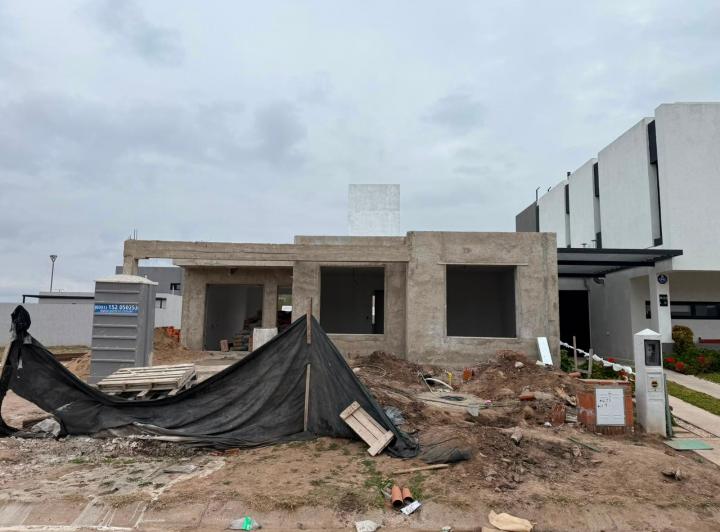 Casa · 150m² · 5 Ambientes · 1 Cochera