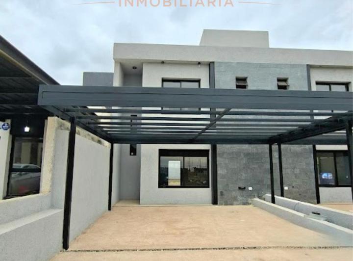 Casa · 180m² · 6 Ambientes · 2 Cocheras