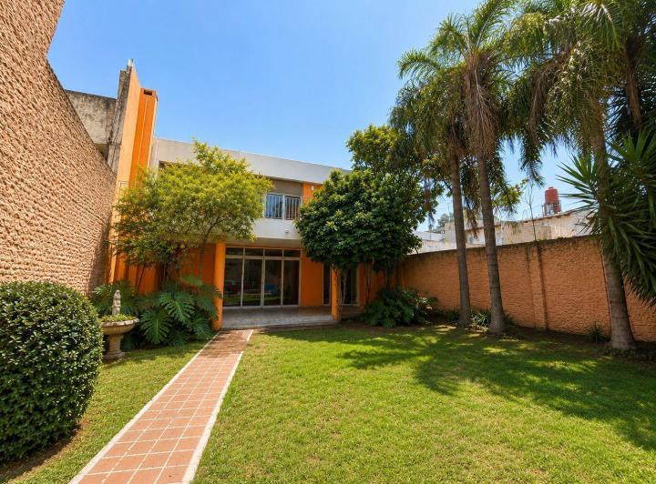 Casa · 665m² · 5 Ambientes · 2 Cocheras