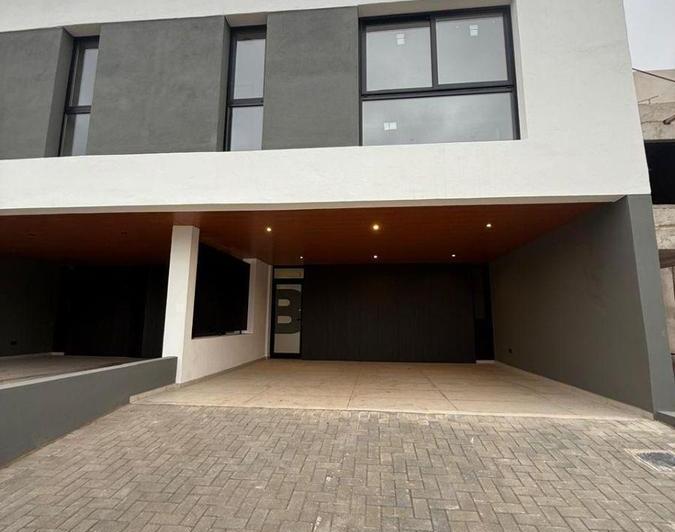 Casa · 152m² · 10 Ambientes · 2 Cocheras