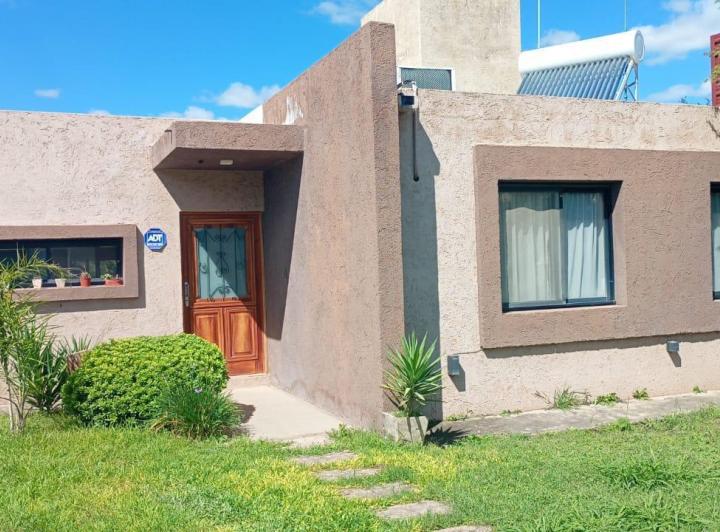 Casa · 94m² · 3 Ambientes · 1 Cochera