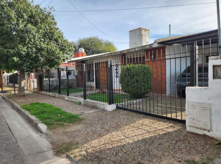 Casa · 190m² · 5 Ambientes · 1 Cochera
