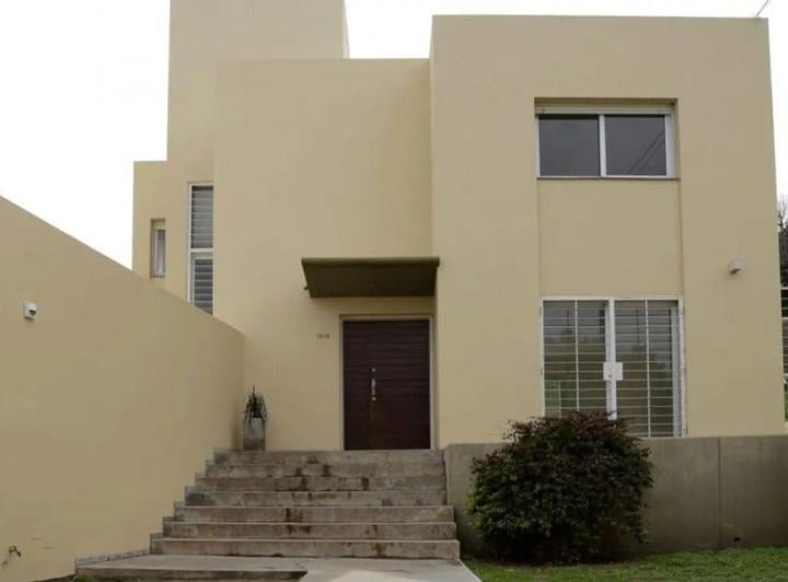 Casa · 293m² · 5 Ambientes · 2 Cocheras