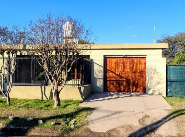 Casa · 110m² · 4 Ambientes · 2 Cocheras