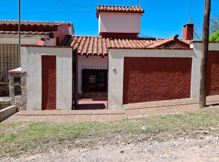Casa · 250m² · 3 Dormitorios · 3 Cocheras