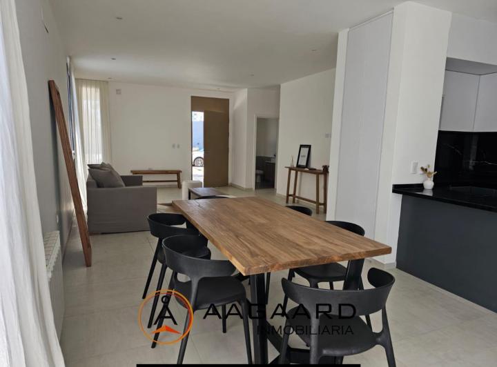 PH · 180m² · 5 Ambientes · 2 Cocheras