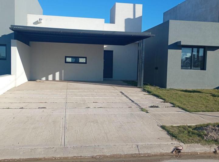 Casa · 125m² · 5 Ambientes · 2 Cocheras