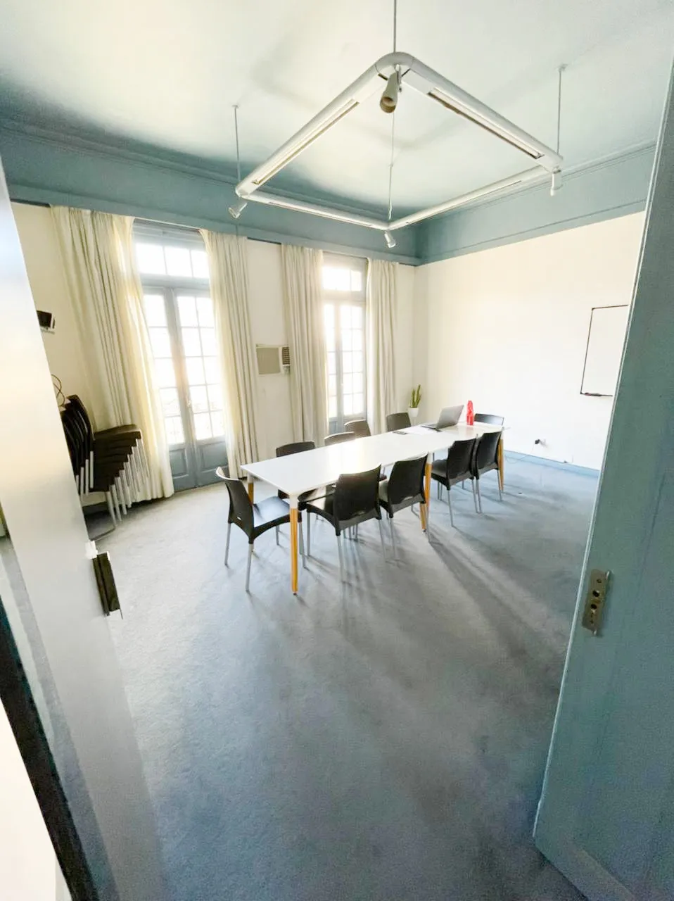 IDEAL OFICINAS/CONSULTORIO ZONA BANCARIA C/COCHERA OPCIONAL CORRIENTES AL 47