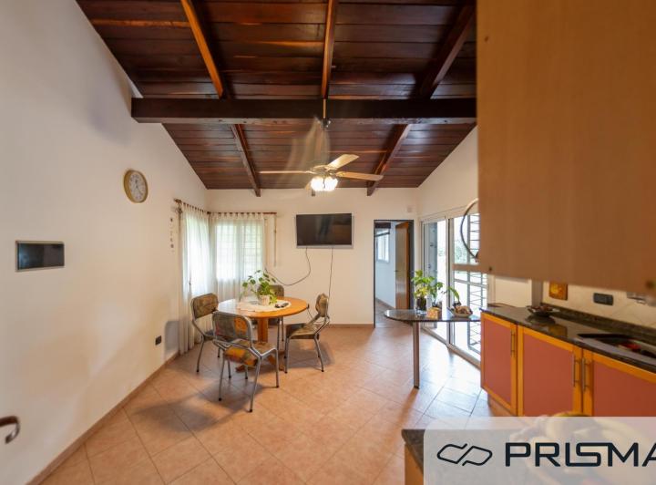 Casa · 140m² · 10 Ambientes · 2 Cocheras
