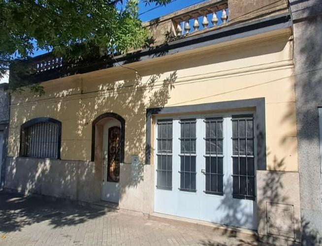 Casa · 128m² · 5 Ambientes · 1 Cochera