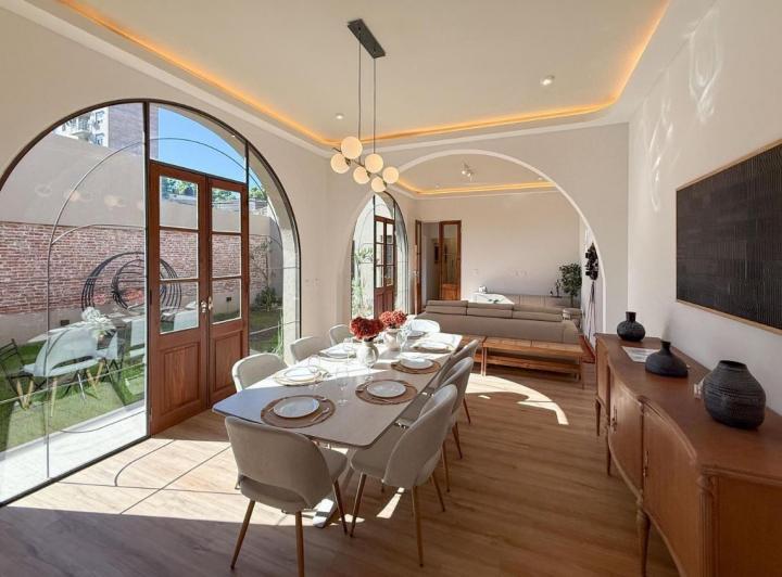 Casa · 203m² · 7 Ambientes