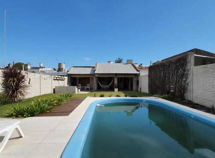 Casa · 215m² · 4 Ambientes · 1 Cochera