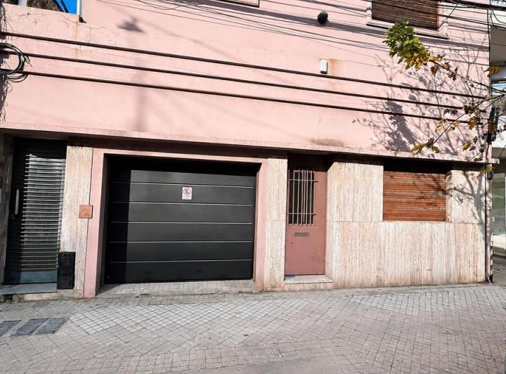 Casa · 6 Ambientes · 1 Cochera