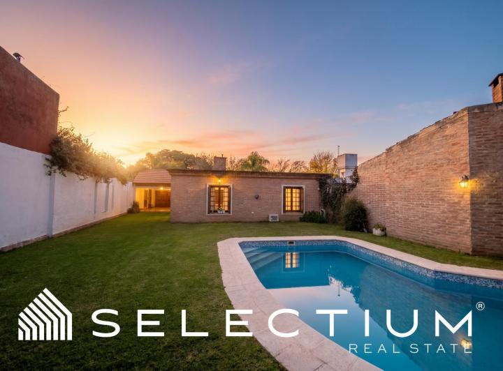 Casa · 168m² · 6 Ambientes · 2 Cocheras