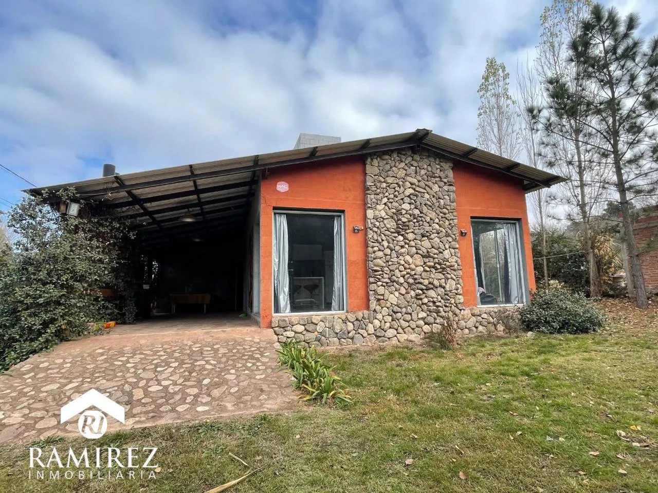 HERMOSA CASA EN VENTA EN VILLA DEL DIQUE - CORDOBA (CA194)