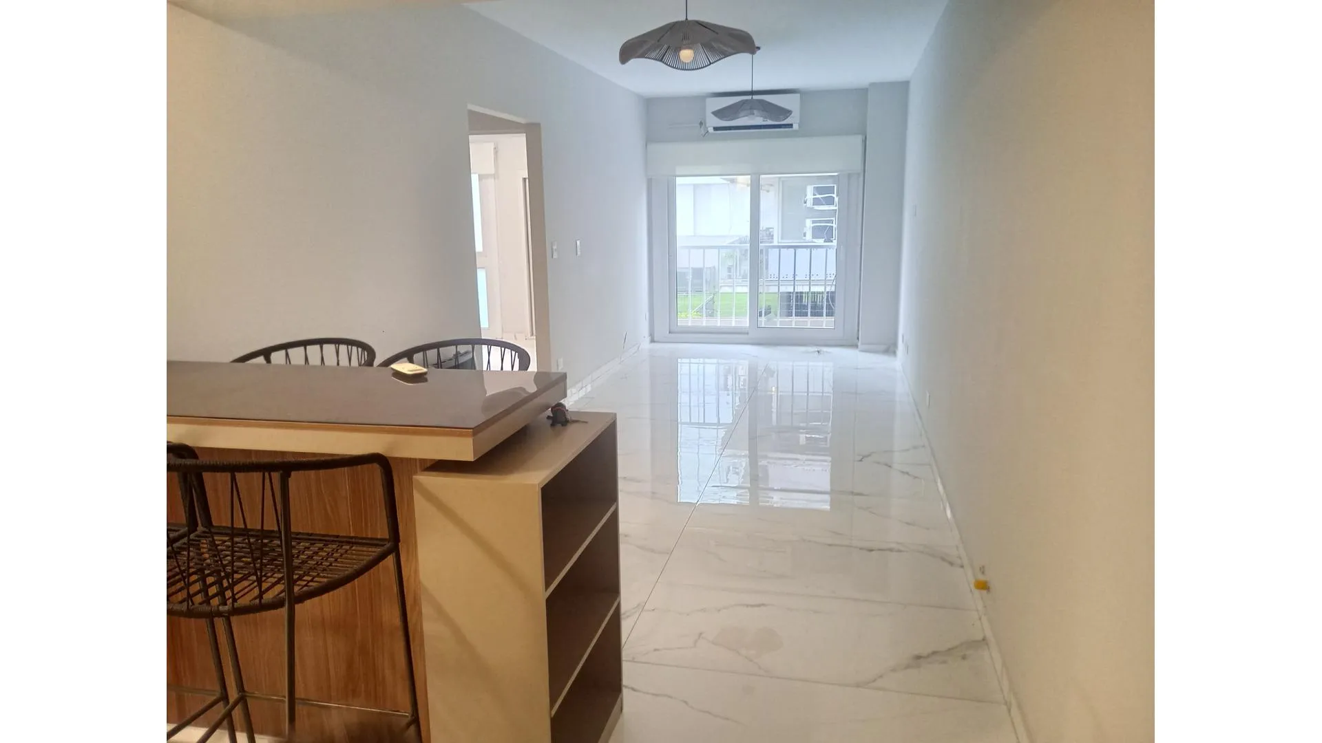 Departamento 3 ambientes con patio propio en venta en Olivos