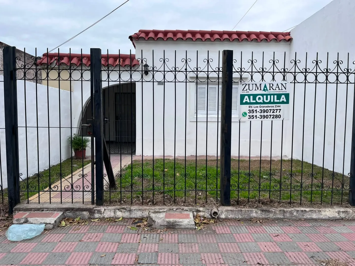Alquiler casa de 2 dormitorios B° Zumaran