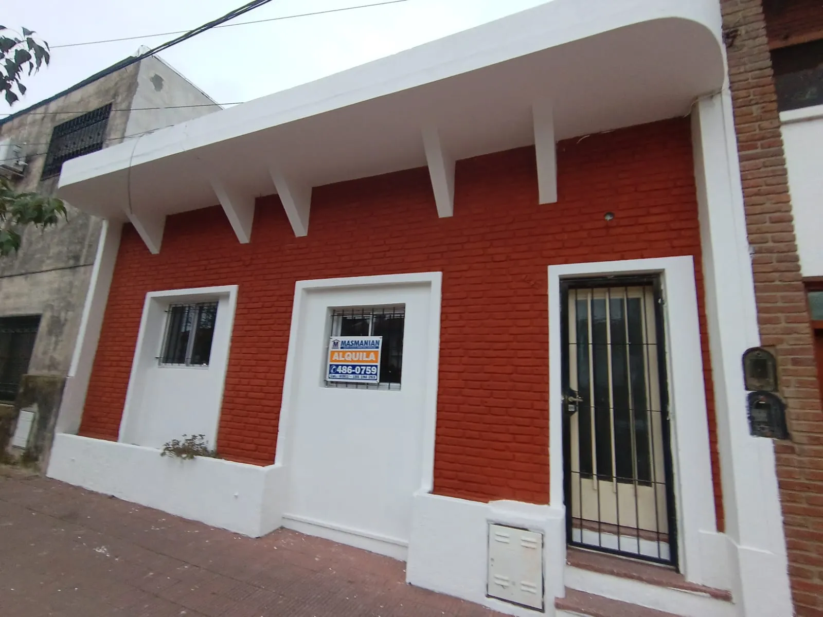 ALQUILER CASA TRES DORMITORIOS CALLE LIBERTAD
