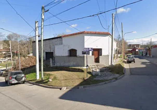 CASA en esquina + GALPON en ALTA GRACIA - Con Excelente ubicacion, Ideal Emprendimiento!!