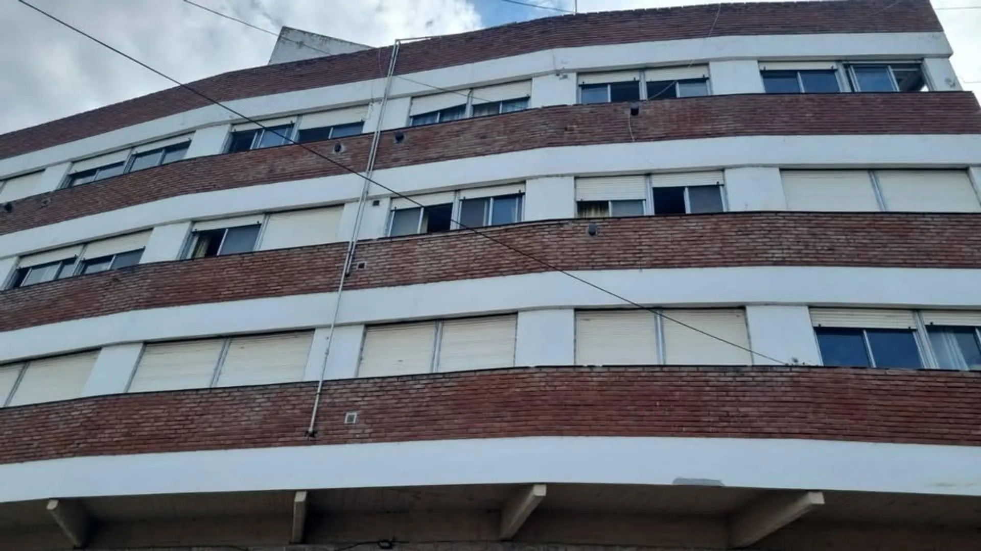 venta de departamento 3 amb con cochera  punta mogotes !!