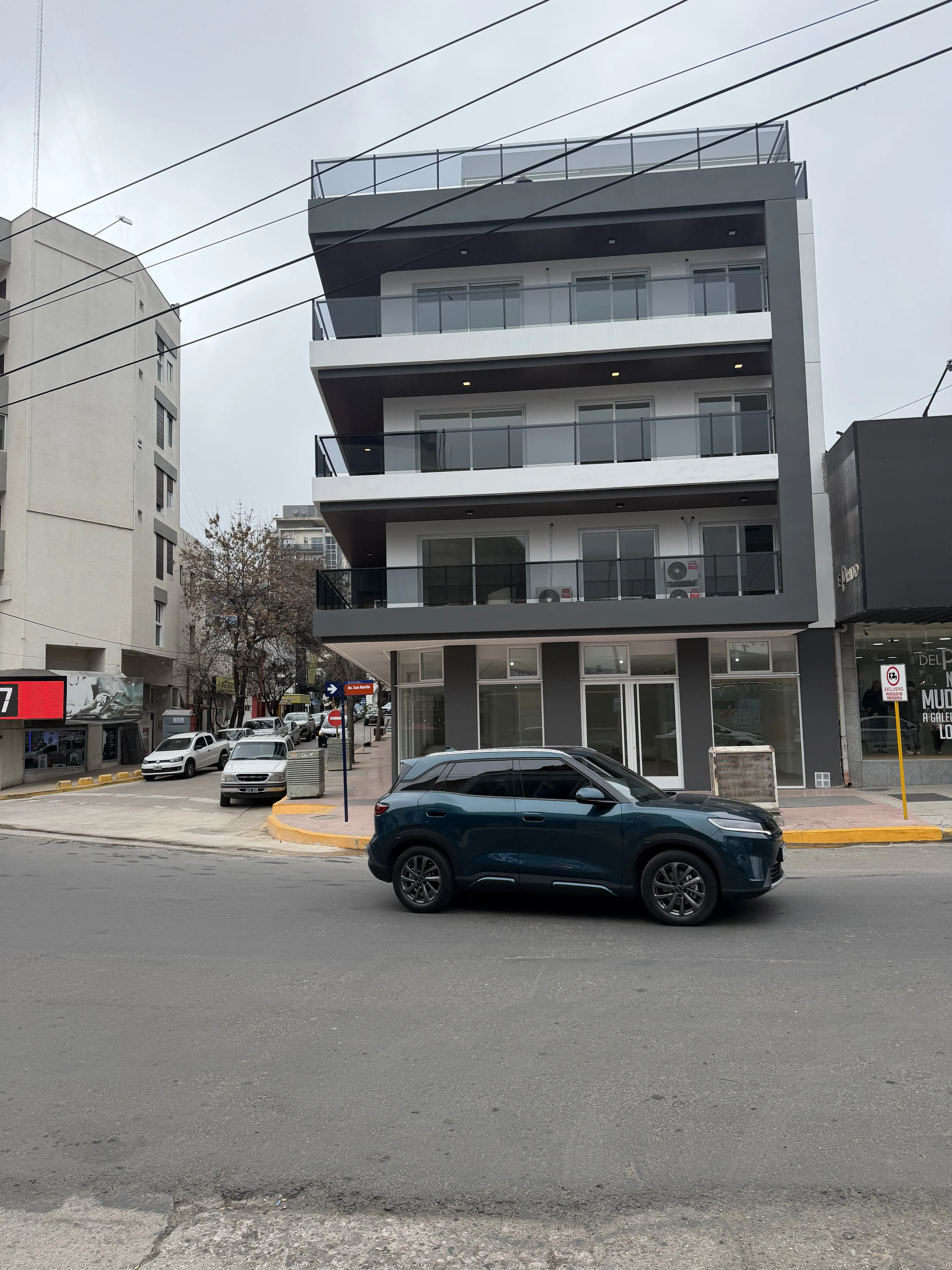 ALQUILER ANUAL DPTO 3 DORM. C/COCHERA A ESTRENAR PLENO CENTRO DE VILLA CARLOS PAZ