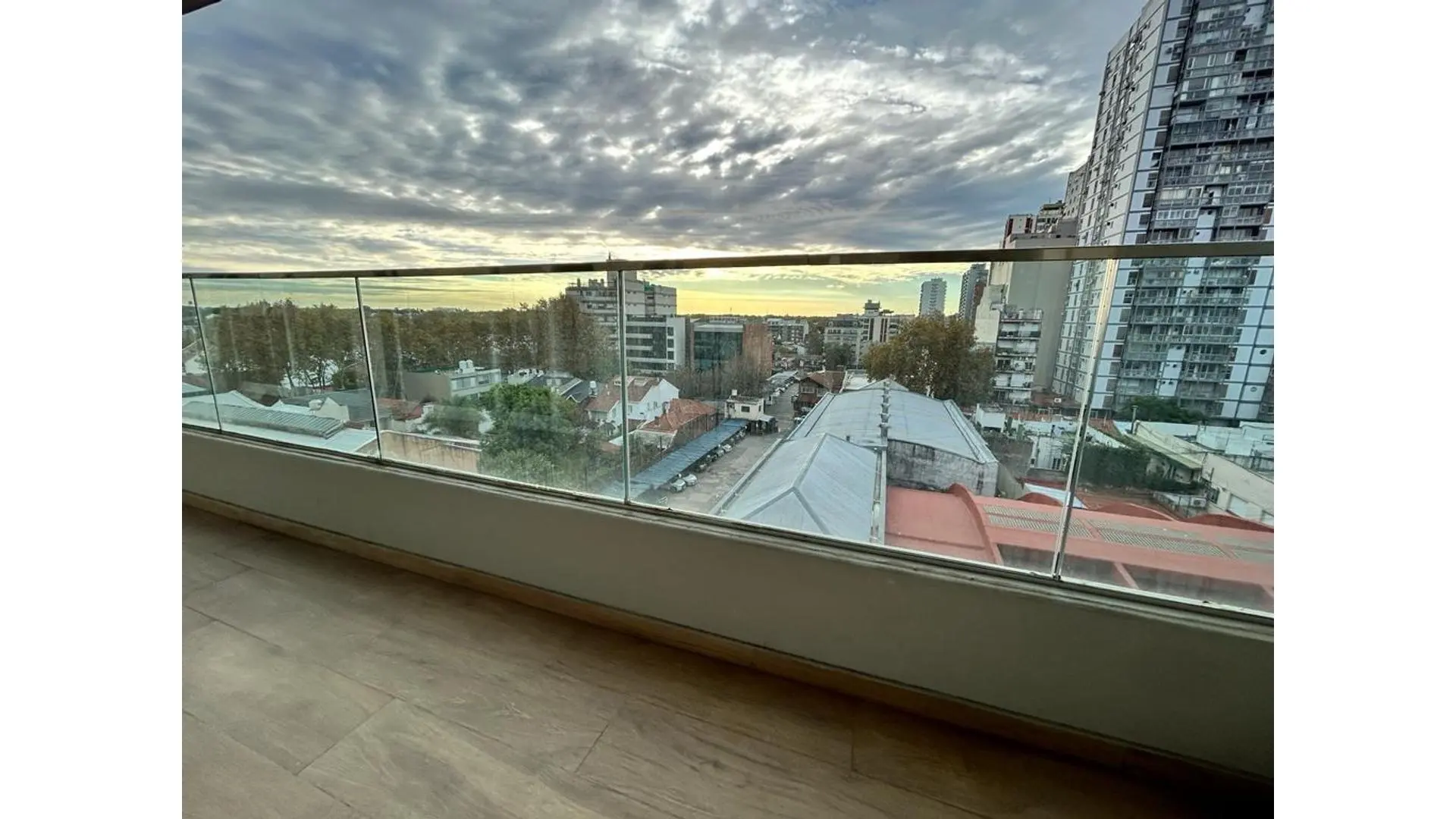 Duplex de categoría con vista panorámica a toda la ciudad