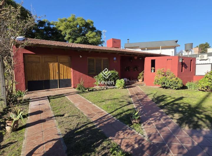 Casa · 670m² · 4 Ambientes · 1 Cochera