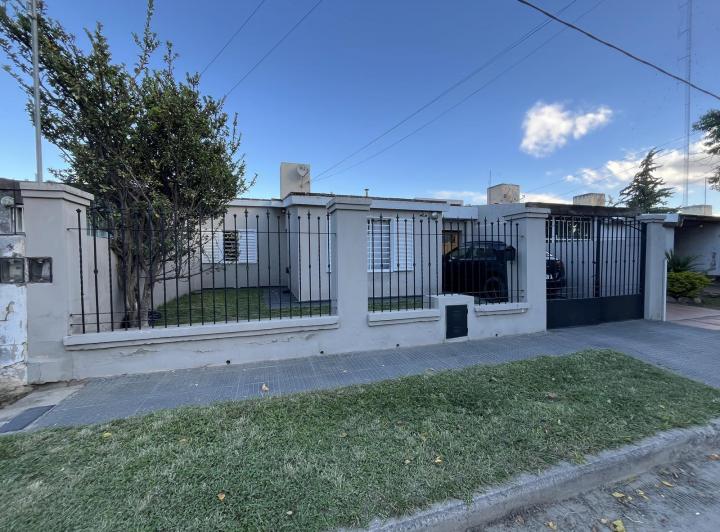 Casa · 133m² · 6 Ambientes · 3 Cocheras