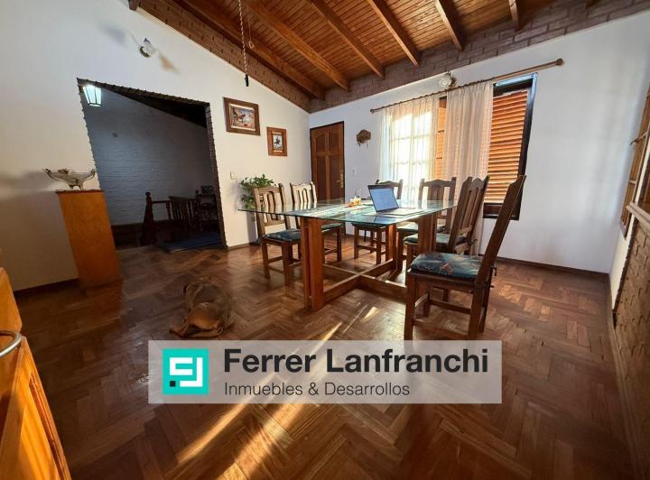 Casa · 226m² · 10 Ambientes · 6 Cocheras