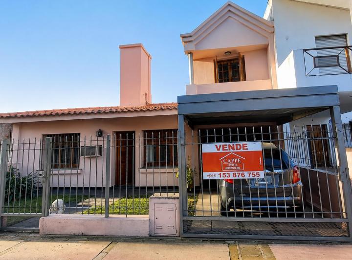 Casa · 153m² · 7 Ambientes · 2 Cocheras